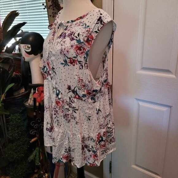 Torrid Baby Doll Top Black White Polka Dots Pink Flowers Floral Print Si… - Picture 2 of 7